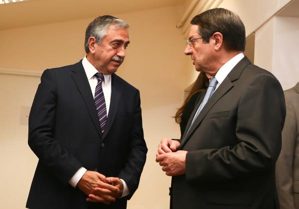 cyprus-leaders-to-discuss-prospects-to-resume-talks-during-informal-meeting